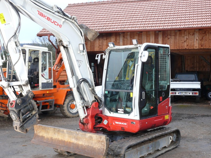 Takeuchi 0003